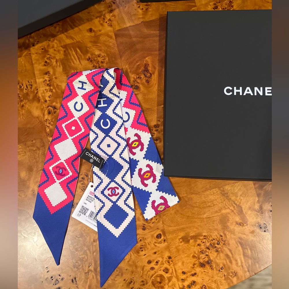 New Chanel silk slim bandeau scarf 23A